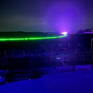 Lichter-Show auf einem Feld bei Grünsfeld, durch das später die Stromtrasse Suedlink führt.