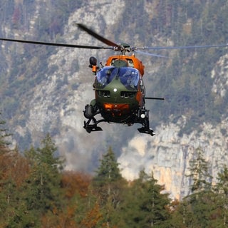 Der Hubschrauber der Bundeswehr Niederstetten half bei der Rettung von 14 Menschen aus einer Seilbahn.