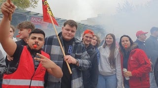 Azubis der IG Metall streiken vor dem Telefunkenpark Heilbronn