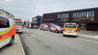 Einsatz in der Realschule in Eppingen. Die Schüler mussten das Gebäude verlassen