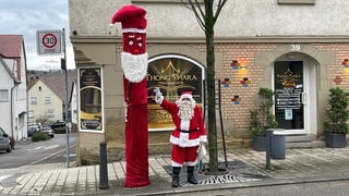 Der Nikolaus-Blitzer in Ilsfeld mit dem "echten" Nikolaus 