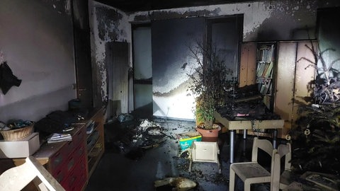 Ein Feuer in einem Kindergarten in Wüstenrot zerstörte nahezu das gesamte Erdgeschoss. Zu sehen ist hier die verbrannte Einrichtung.