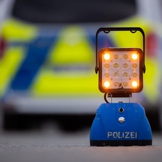 Bei einem Unfall bei Oberrot wurden mehrere Menschen verletzt - auch eine unbeteiligte Reiterin. 