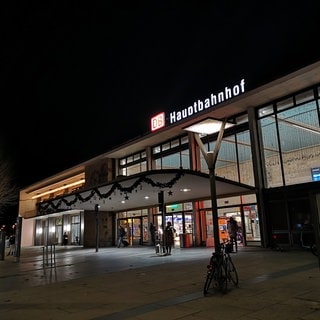 Hauptbahnhof Heilbronn. Nachtaufnahme.