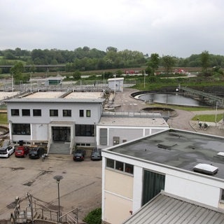 Durch einen technischen Defekt im Klärwerk Crailsheim ist am Donnerstag für einige Zeit ungereinigtes Abwasser in die Jagst gelangt