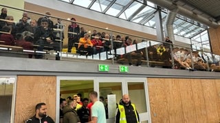 Die Tribüne beim Fußballturnier in Neckarsulm. Nach der Massenschlägerei will der Verein die Gewinne spenden. 