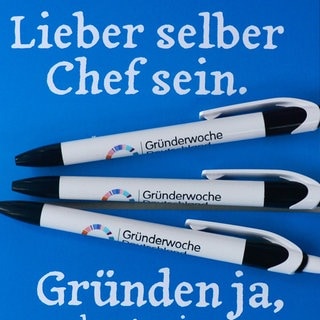 Werbeartikel bei der Gründerwoche mit dem Thema Selbstständigkeit. Durch Gründung eines Unternehmens ergeben sich Pflichten, aber auch Freiheiten.