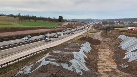 Bauarbeiten auf der A8 Stuttgart Richtung Karlsruhe, kurz vor dem Rasthof Pforzheim