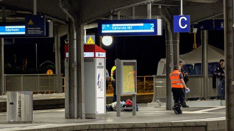 Video Landet Im Netz: 14-Jährige In Rastatt Zusammengeschlagen - SWR ...