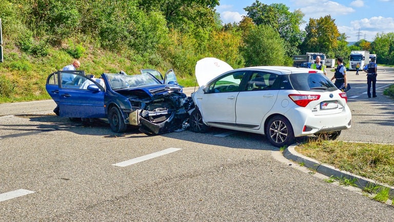 Unfall B35: Strecke Zwischen Bretten Und Knittlingen Gesperrt - SWR Aktuell