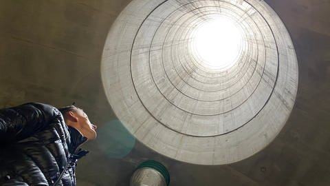 Arlinger Tunnel in Pforzheim: Im Fall eines Feuers wird der Rauch über zwei Kamine abgesaugt.