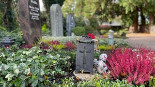 Ein Grab auf dem Friedhof in Karlsruhe-Durlach.