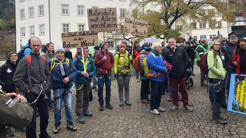 Baden-Baden: Demonstration gegen Felssperrung am Battert