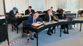 Urteil im Prozess wegen Korruption um angeklagten Richter und Mitangeklagte vor dem Landgericht Karlsruhe