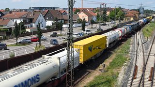 Güterzug auf der Bahnstrecke Mannheim-Karlsruhe