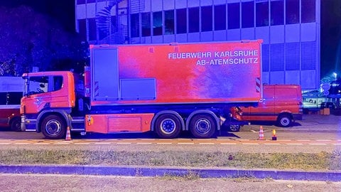 In der Nacht auf Dienstag löste ein Zimmerbrand einen Feuerwehreinsatz in Karlsruhe-Rüppurr aus