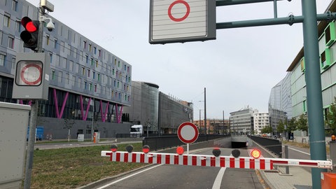 Der Karoline-Luise-Tunnel unter der Kriegsstraße in Karlsruhe ist momentan gesperrt. 