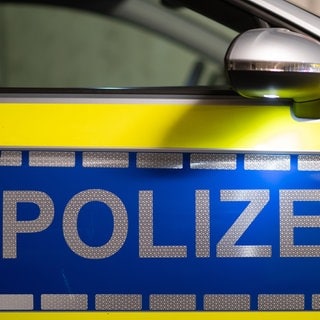 Die Polizei hat eine Sonderkommission eingerichtet, nachdem ein 63-jähriger Mann tot in einem Waldstück bei Pfinztal gefunden wurde (Symbolbild)