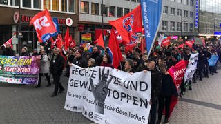 Demo gegen den Aufmarsch von Neonazis am Pforzheimer Gedenktag im Jahr 2023