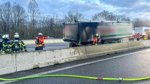 Brennender Lkw Auf A5 Bei Karlsruhe: Kilometerlanger Stau - SWR Aktuell