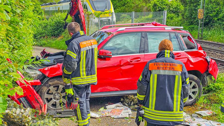 Bei einem Unfall mit einem Zug und einem Auto in Bretten (Kreis Karlsruhe) wurde niemand verletzt.