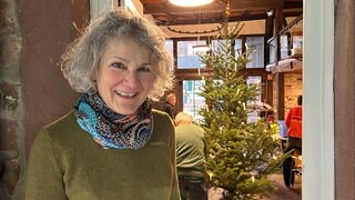 Beate Rashedi ist die Frau, die schon in der Planung vor Weihnachten beim "Offenen Tor" in Ettlingen alles zusammenhält. Die Dienststellenleiterin der Diakonie Ettlingen arbeitet seit 25 Jahren in dem Werk.