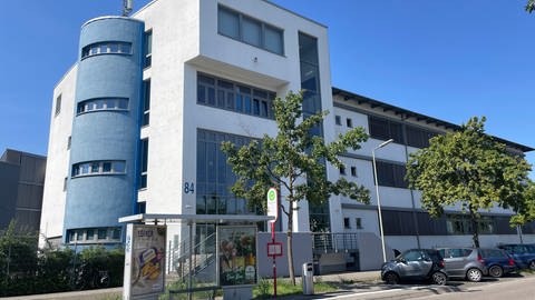 Im "Technologiezentrum Wasser" in Karlsruhe wird alle 14 Tage das Abwasser der Stadt und den Umlandgemeinden aus der Kläranlage auf Corona überprüft