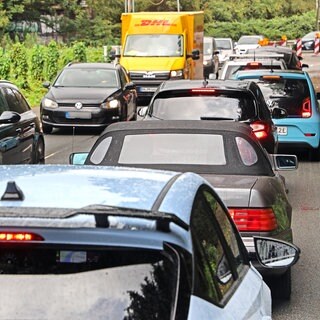 Verkehrslärm in der Stadt; In der Stadt Bruchsal ist der Lärm besonders laut. Das hat eine Studie der LUBW herausgefunden. 