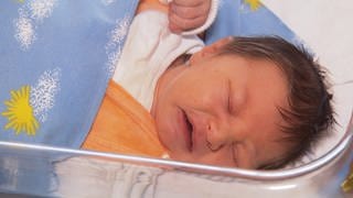 EIn schreiendes Neugeborenes im Mutter-Kind-Zentrum in Baden-Baden.