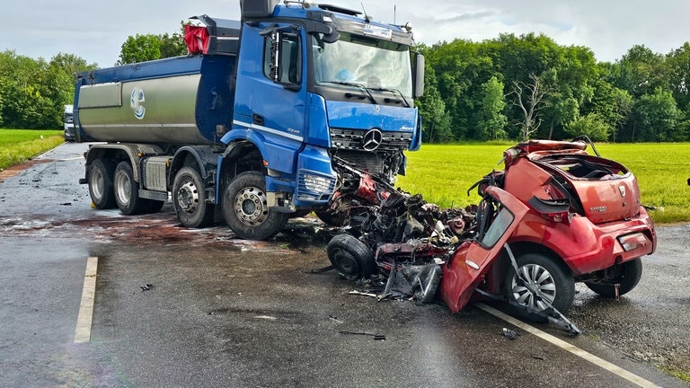 Kreis Karlsruhe: Tödlicher Unfall Auf B294 Bei Bretten - SWR Aktuell