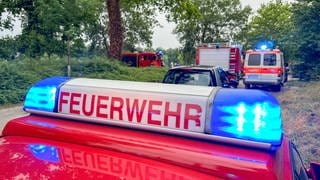 Wegen eines tödlichen Badeunfalls waren Einsatzkräfte der Feuerwehr, des DLRG, sowie der Rettungsdienst und die Polizei am Baggersee Streitköpfle in Linkenheim-Hochstetten. 