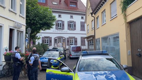 Polizeieinsatz nach Tötungsdelikt in Weingarten (Kreis Karlsruhe).