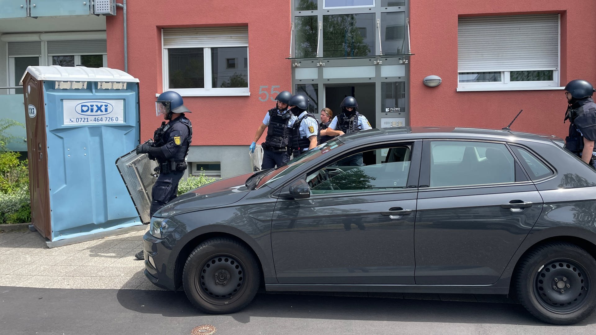 Polizeieinsatz in Karlsruhe nach Schlägerei in Treppenhaus