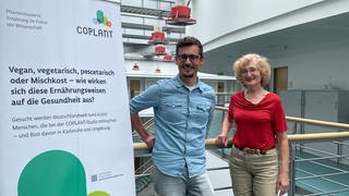 Benedikt Merz, Projektleiter der COPLANT-Studie vom Max-Rubner-Institut Karlsruhe und Testperson Petra Pojer 