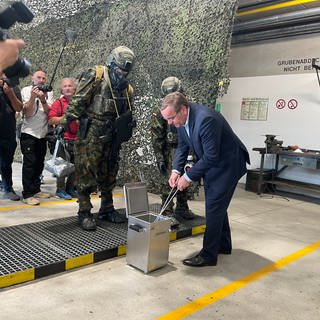 Verteidigungsminister Boris Pistorius beim Besuch des ABC-Abwehrkommandos in Bruchsal