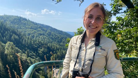 Als Rangerin ist Nadine Berger im Nationalpark Schwarzwald unterwegs und klärt Besucherinnen und Besucher über die Natur und ihre Regeln auf. Sie sieht sich als "Polizei des Waldes".