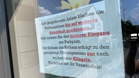 Ein Aushang im Rathaus in Hambrücken