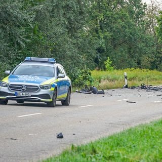 Trümmerfeld nach einem tödlichen Unfall in Rastatt