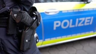 Am Donnerstagmorgen hat die Bundespolizei ein Wohngebäude in Karlsruhe-Knielingen durchsucht und hat mehrere Hundert Meter Kupferkabel gefunden. Bei dem Einsatz waren auch Spezialkräfte der Bundespolizei dabei.