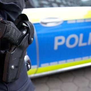 Am Donnerstagmorgen hat die Bundespolizei ein Wohngebäude in Karlsruhe-Knielingen durchsucht und hat mehrere Hundert Meter Kupferkabel gefunden. Bei dem Einsatz waren auch Spezialkräfte der Bundespolizei dabei.