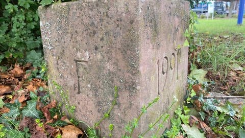 Grenzstein an der Grenze zwischen Deutschland und Frankreich in Lauterburg.