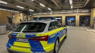 Haftbefehl erlassen: Ein 29-Jähriger wird nach einem Messerangriff am Hauptbahnhof Karlsruhe gesucht.