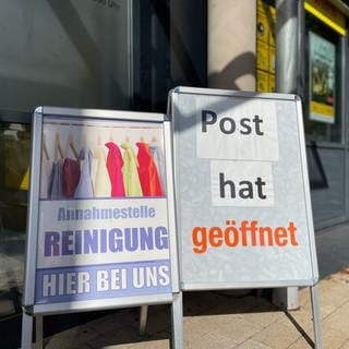 Gerade auf dem Land hat die Post weniger Filialen, als gesetzlich vorgeschrieben. Betroffen sind bei euch im Gebiet zum Beispiel Neulingen-Göbrichen und Bruchsal-Obergrombach.