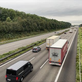 Nach einem Unfall auf der A5 bei Rastatt ist die Autobahn wieder frei.