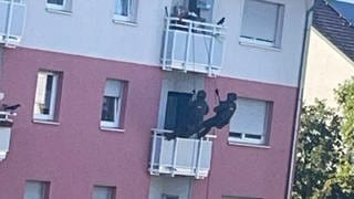 Der Großeinsatz der Polizei in Karlsruhe Rintheim wurde von Spezaileinheiten beendet. 