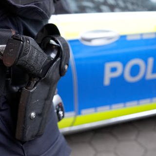 Die Polizei hat einen 45 Jahre alten Mann festgenommen. Er steht im Verdacht, in einem Wald bei Bad-Teinach Zavelstein eine 25 Jahre alte Frau getötet zu haben. 