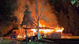 Auf einem Pferdehof im Calwer Ortsteil Oberriedt hat in der Nacht eine Scheune gebrannt.