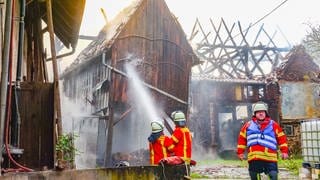 In Keltern im Enzkreis hat am Donnerstagnachmittag eine Scheune gebrannt. Die Feuerwehr hat das Feuer gelöscht.