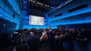 Das Demokratie-Symposium findet im Zentrum für Kunst und Medien in Karlsruhe statt.