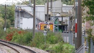 Wegen eines Brandes mussten in einem Zementwerk in Walzbachtal-Wössingen Menschen evakuiert werden.